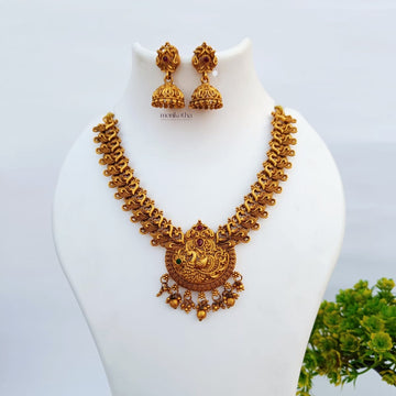 Devina Antique Necklace Set