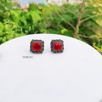 Ava Alluring Stud Earrings