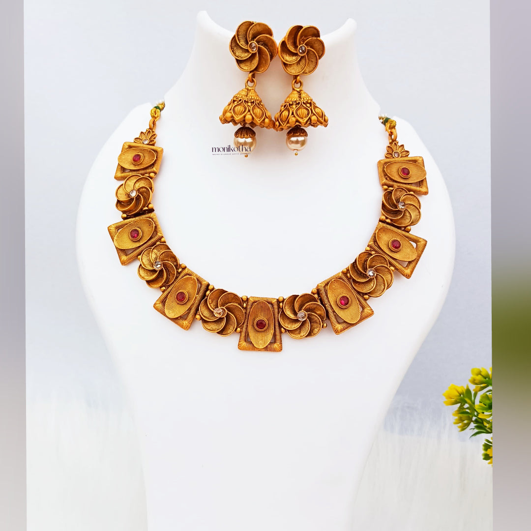 Devina Antique Necklace Set