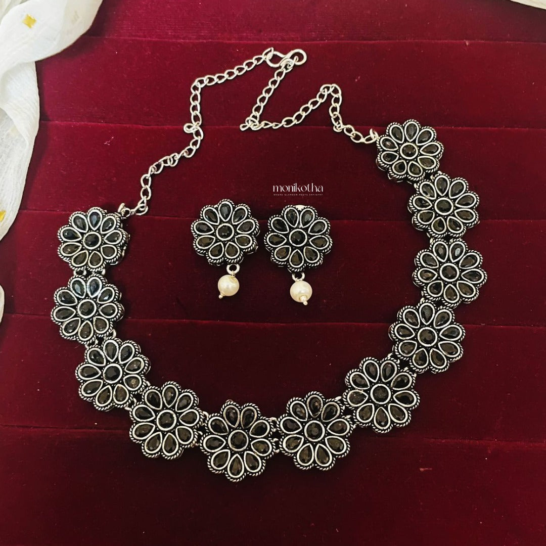 Layla GS Necklace Set