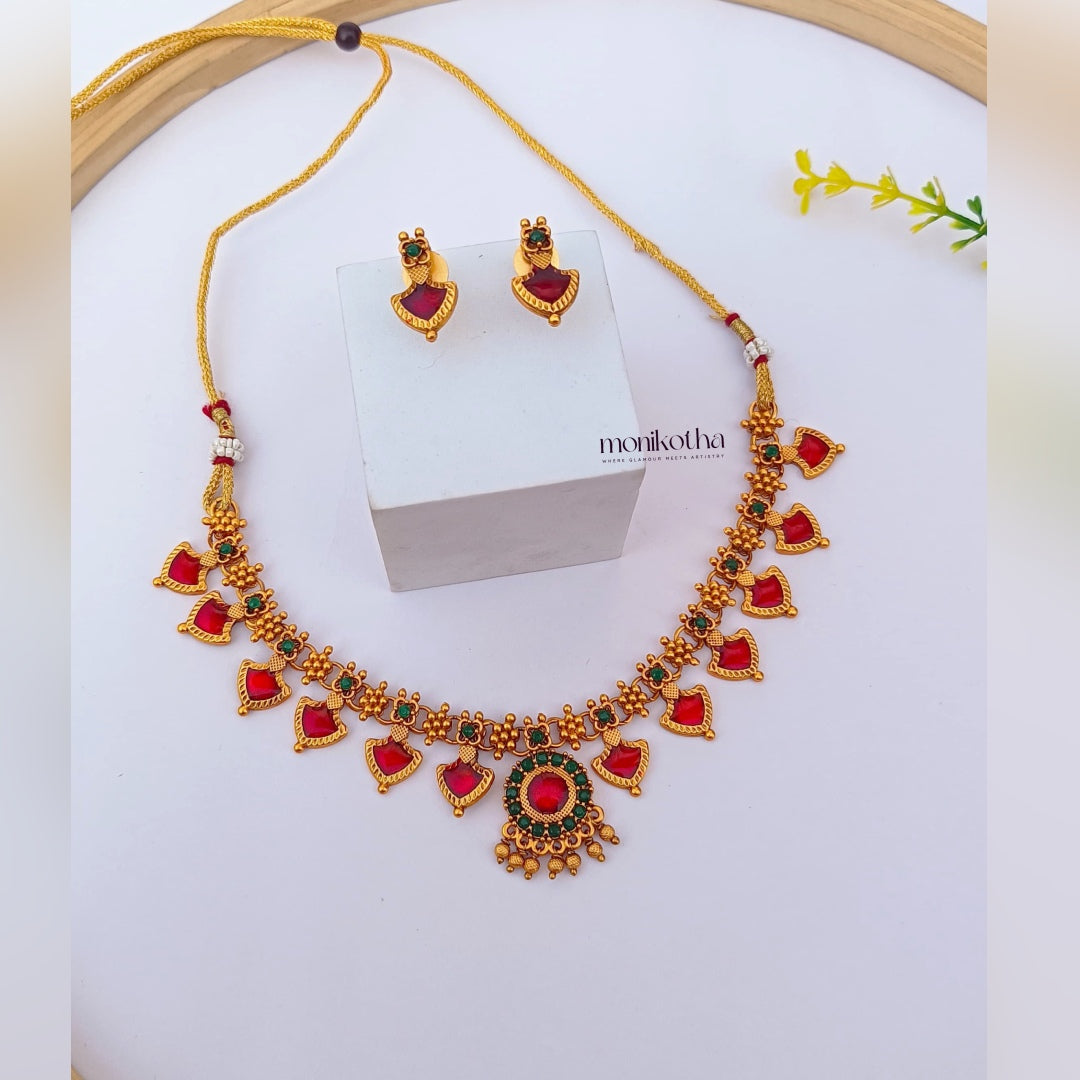 Diya Antique Necklace Set