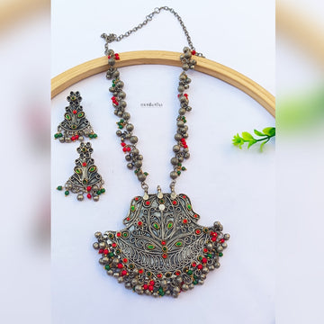 Harini Radiant Necklace Set