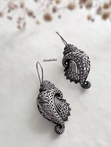 Naina Filigree Silver Earrings